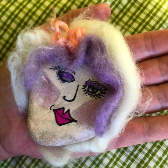 Painted Rock Face gift, wool hats and hair - Picture 3 of 6